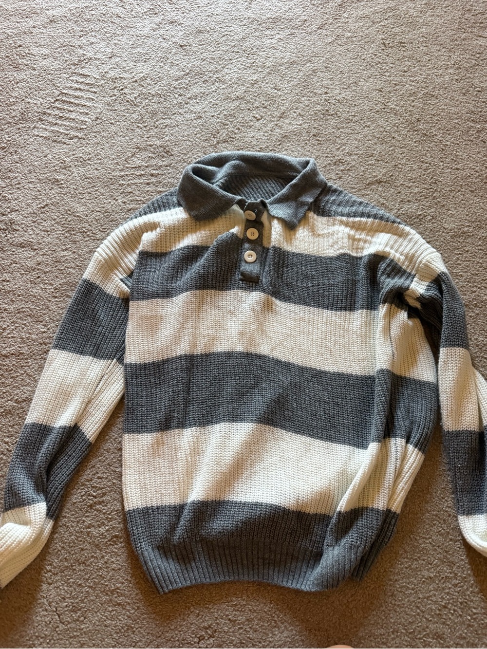 NFINITY Men's V-Neck Striped Pullover in Gray and Cream